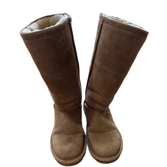 BearPaw Tan Suede Calf Boots with Sherpa Lining - Picture 10 of 10